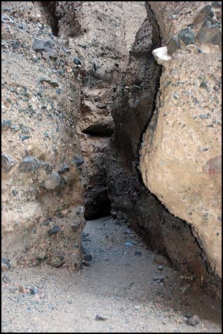 Spooky Canyon gets dark and narrow